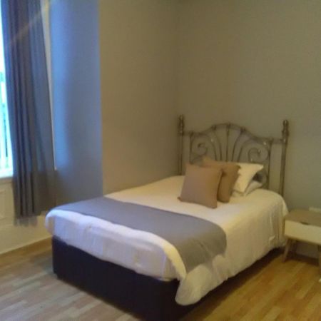 Newcastle West Hotel&Bar Zimmer foto