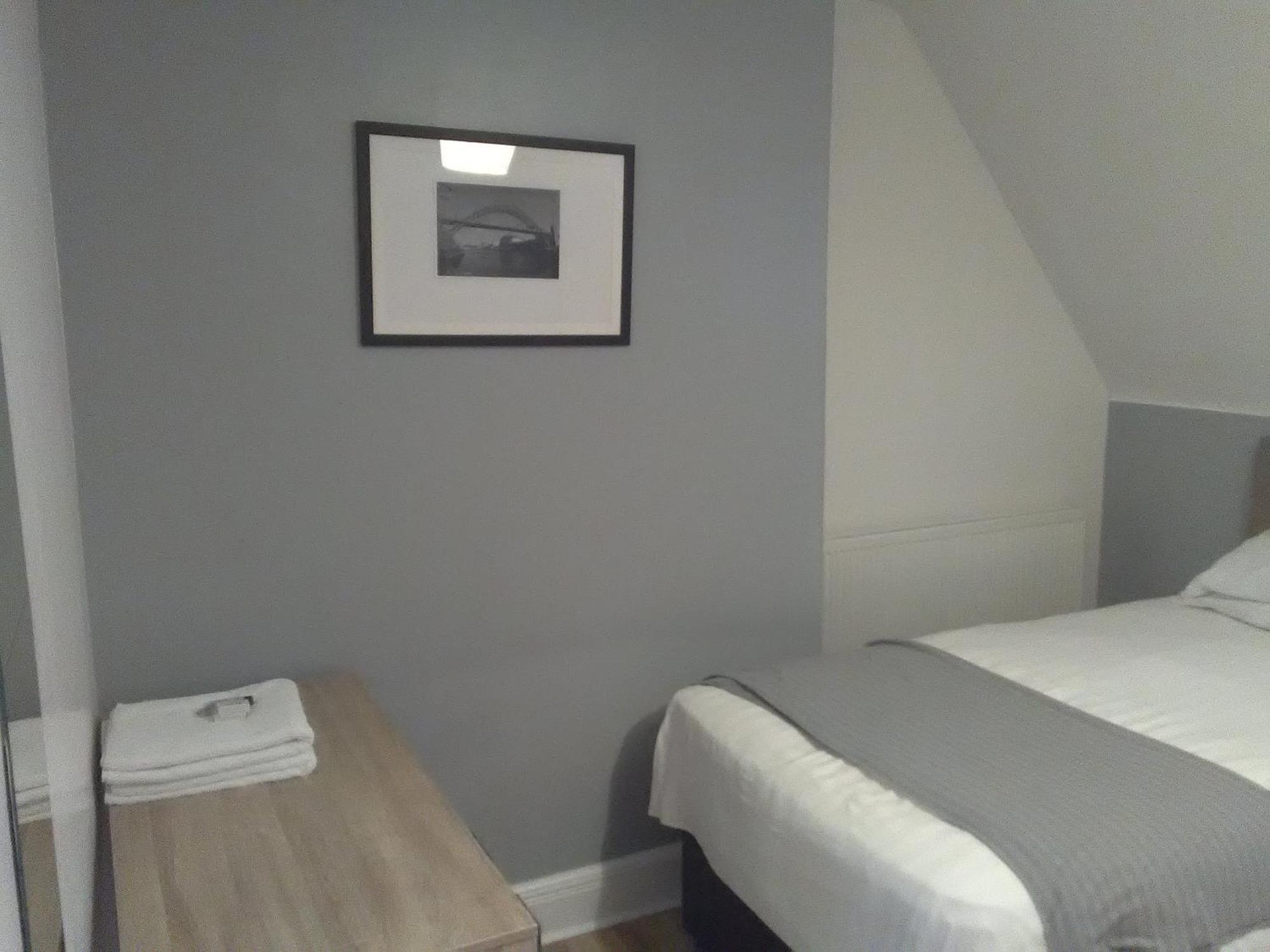 Newcastle West Hotel&Bar Zimmer foto